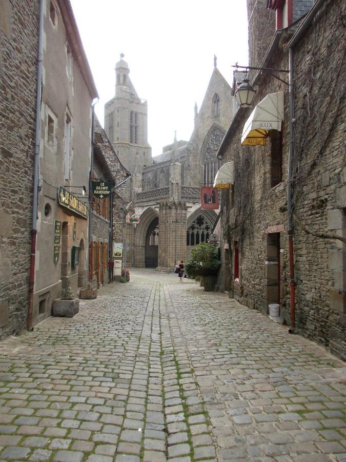 Chambre Du Retour En Enfance - Abdl Dol-de-Bretagne Exterior photo